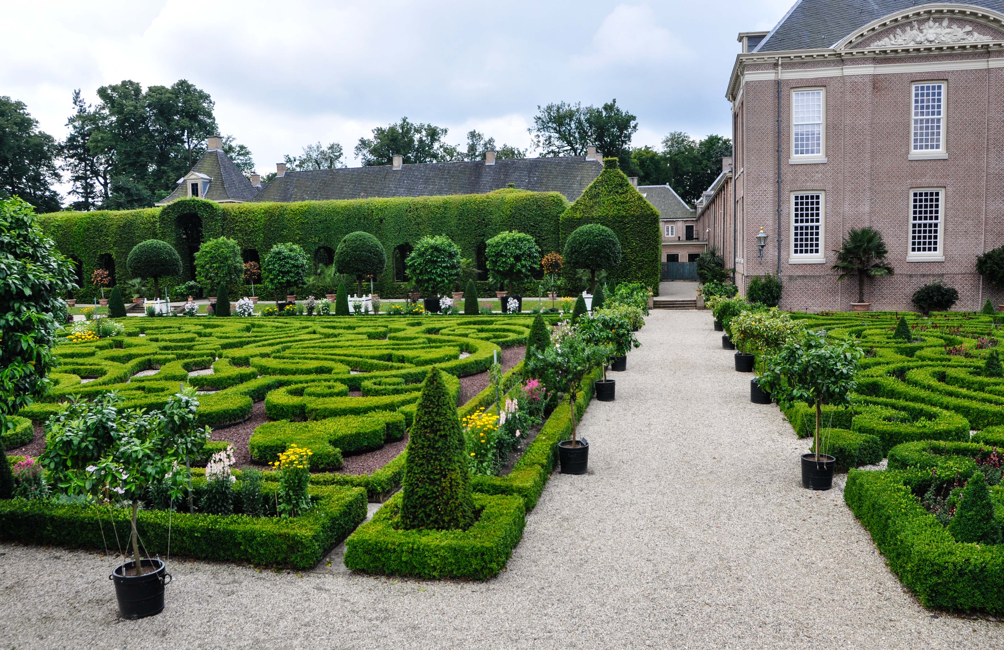 Garden Inspiration: Palace Het Loo, Thinking Outside the Boxwood- Boxwood and Orangery 